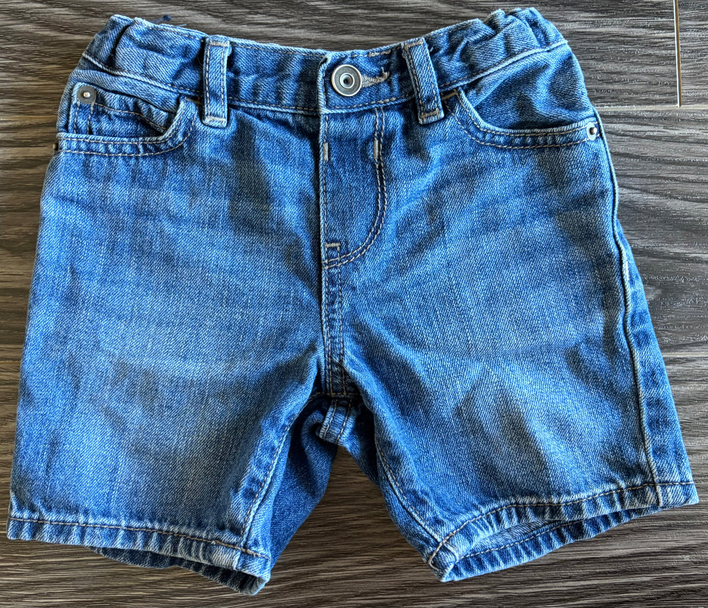 Short children place 2T