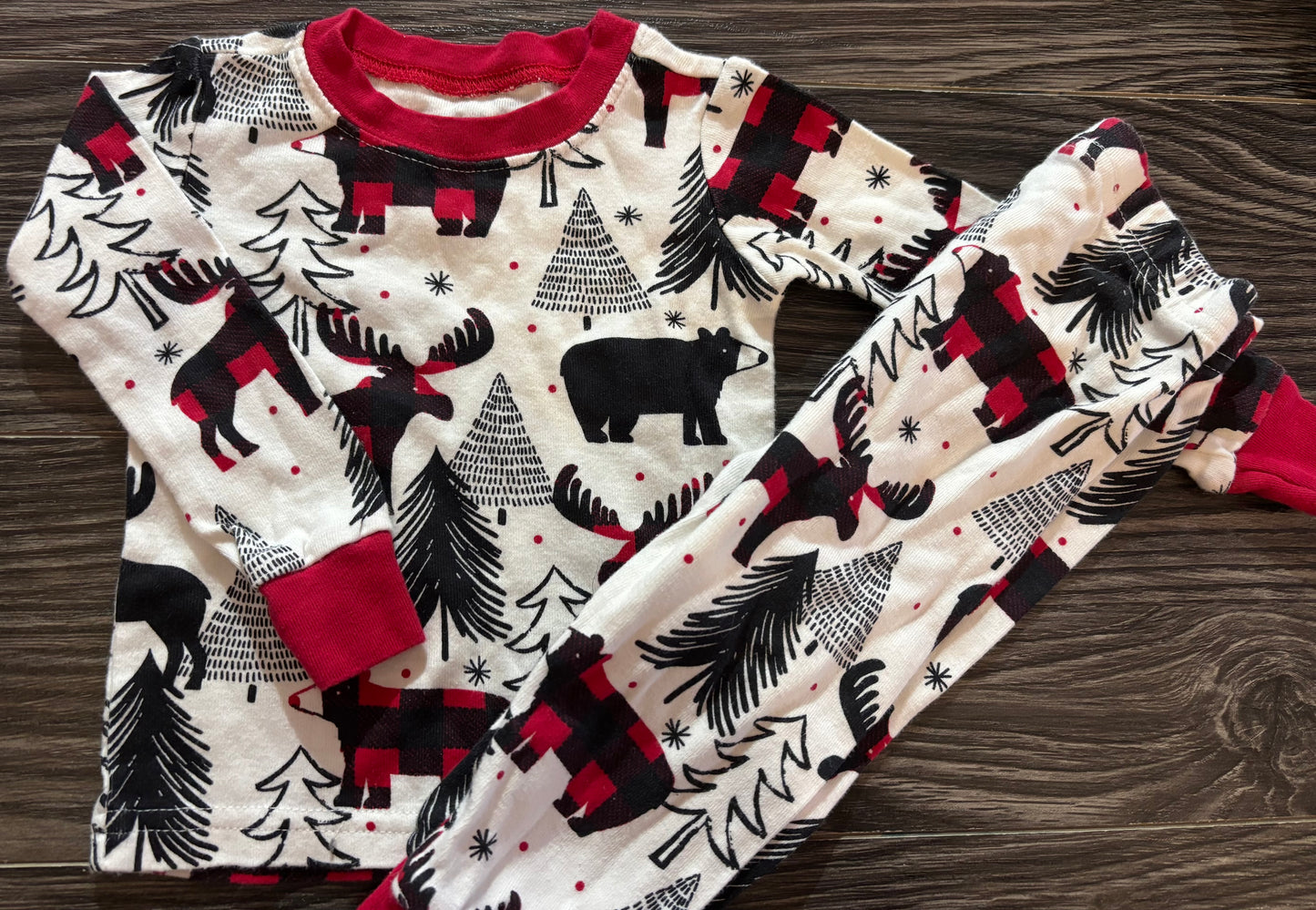 Pyjamas the children place 3-6 mois