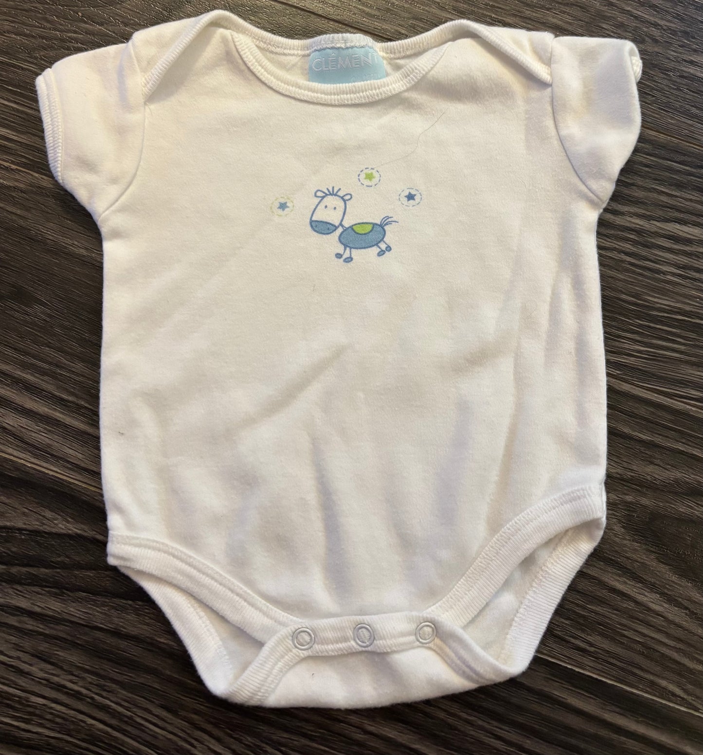 Cache couche Clement 6 mois