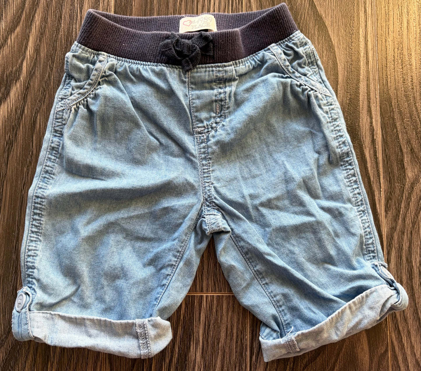 Short EST.PLACE 12-18 mois