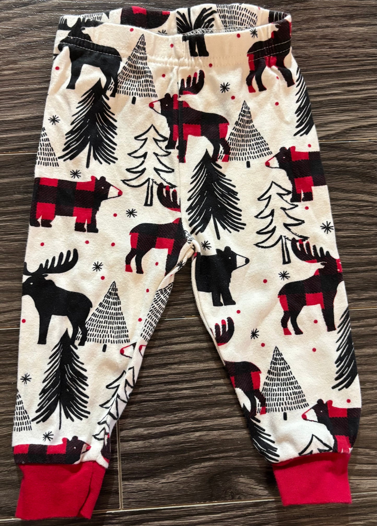 Pyjamas the children place 3-6 mois