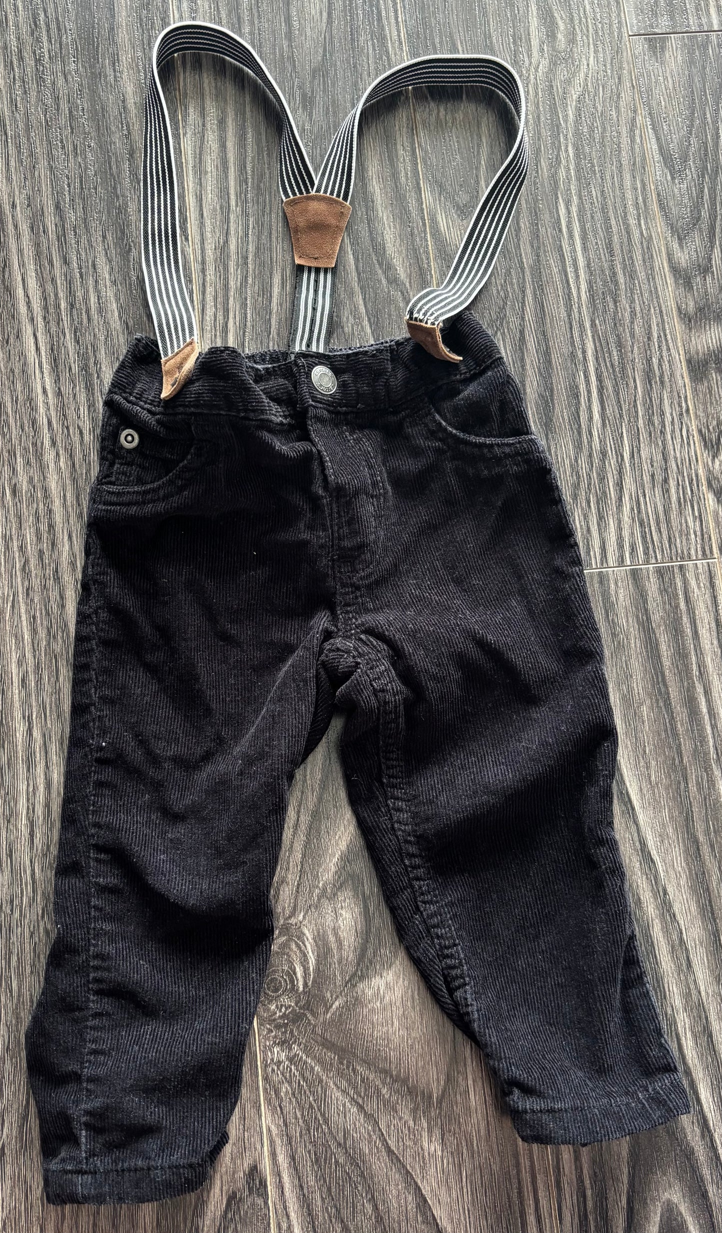 Jeans  avec bretelle Carter’s 12 mois