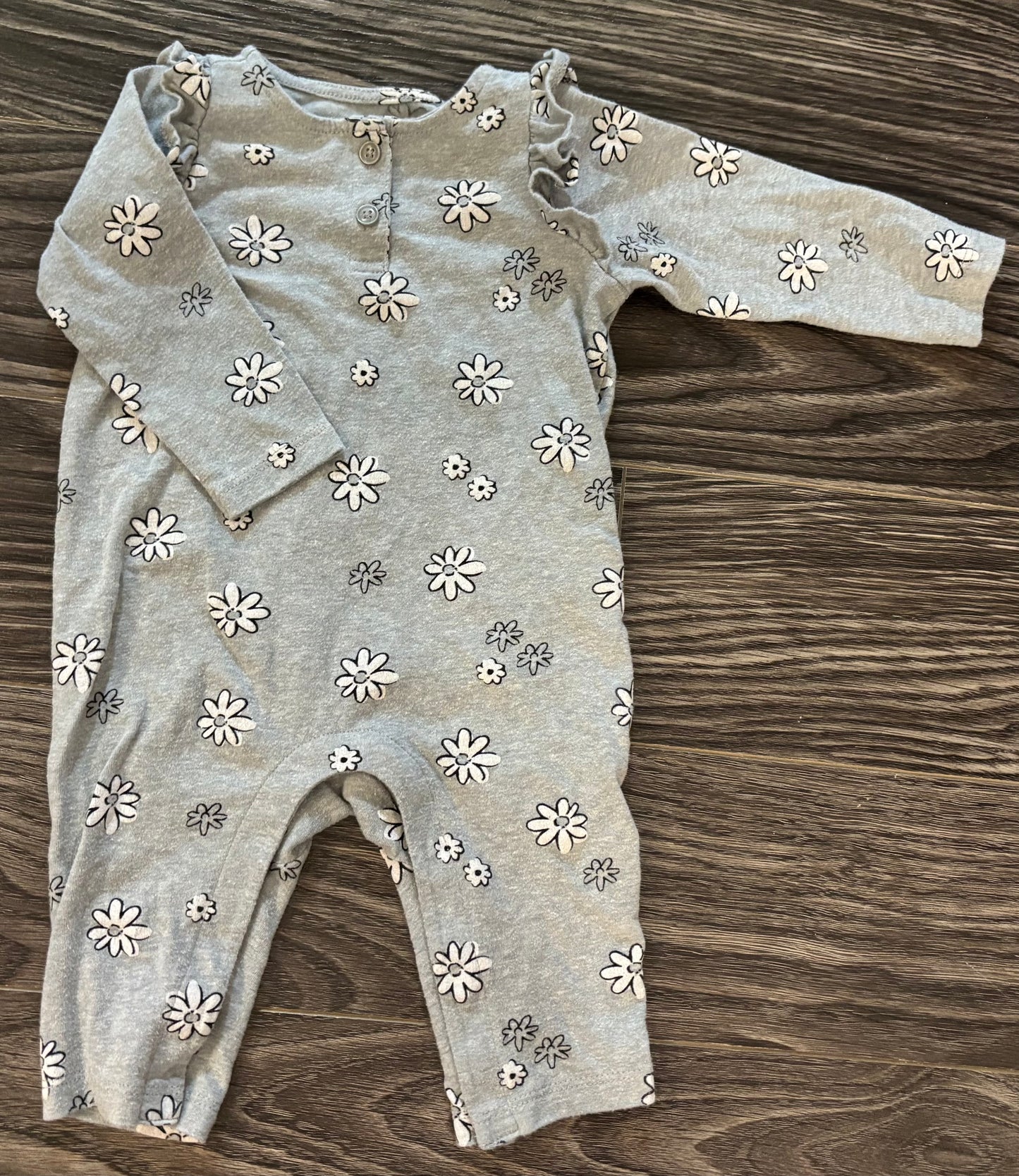 One piece Old Navy  3-6 mois